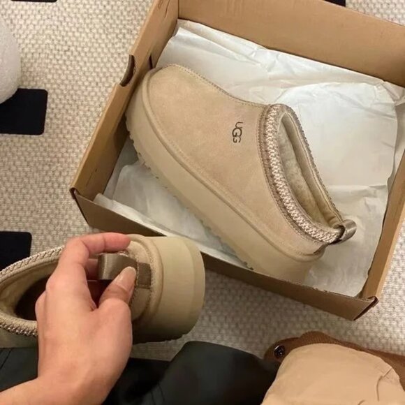 UGG Cream Platform Shoes - Picture 7 of 9